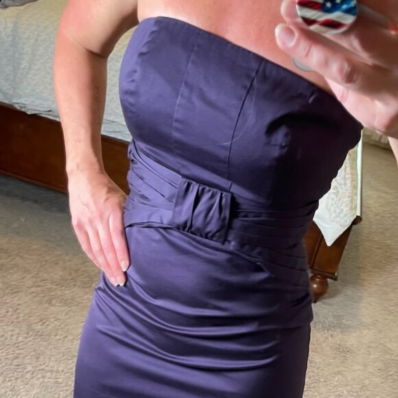 The Limited Strapless Form-Fitting Cocktail Dress in Purple, Size 2 - Picture 2 of 10